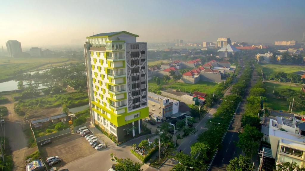 Hotel Dafam Pacific Caesar Surabaya Exterior photo