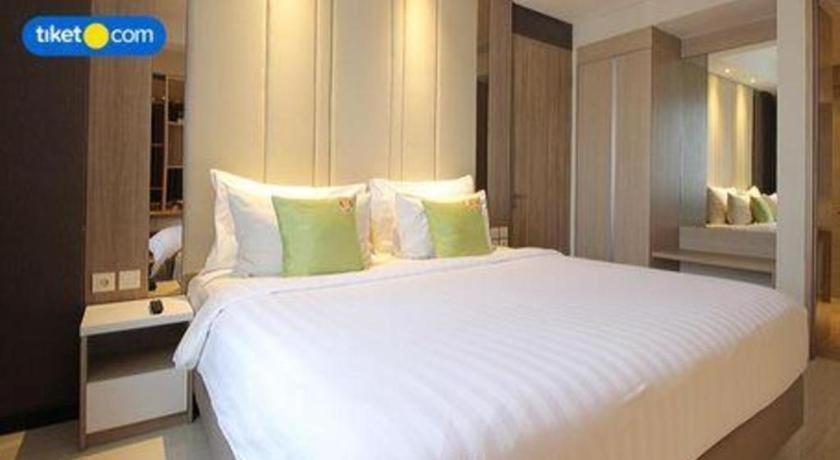 Hotel Dafam Pacific Caesar Surabaya Exterior photo