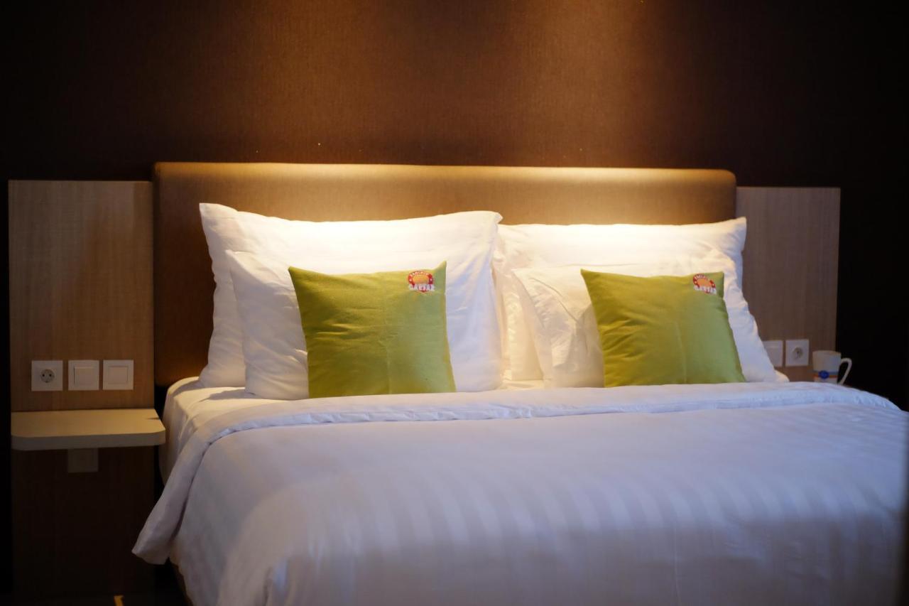 Hotel Dafam Pacific Caesar Surabaya Exterior photo